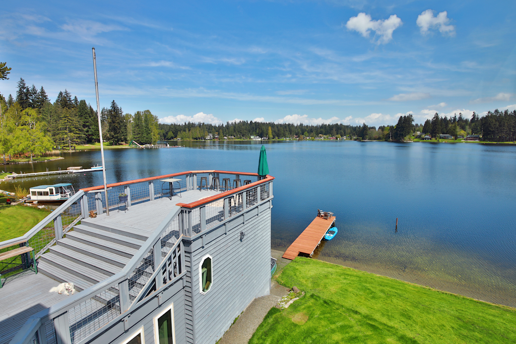 Whidbey Island Lake House Vacation Rental | 4185 Redwood Dr, Clinton, WA 98236, USA | Phone: (360) 218-7988