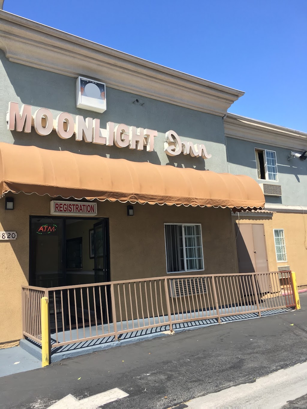 Moonlight Inn | 15820 S Western Ave, Gardena, CA 90247, USA | Phone: (310) 538-9999