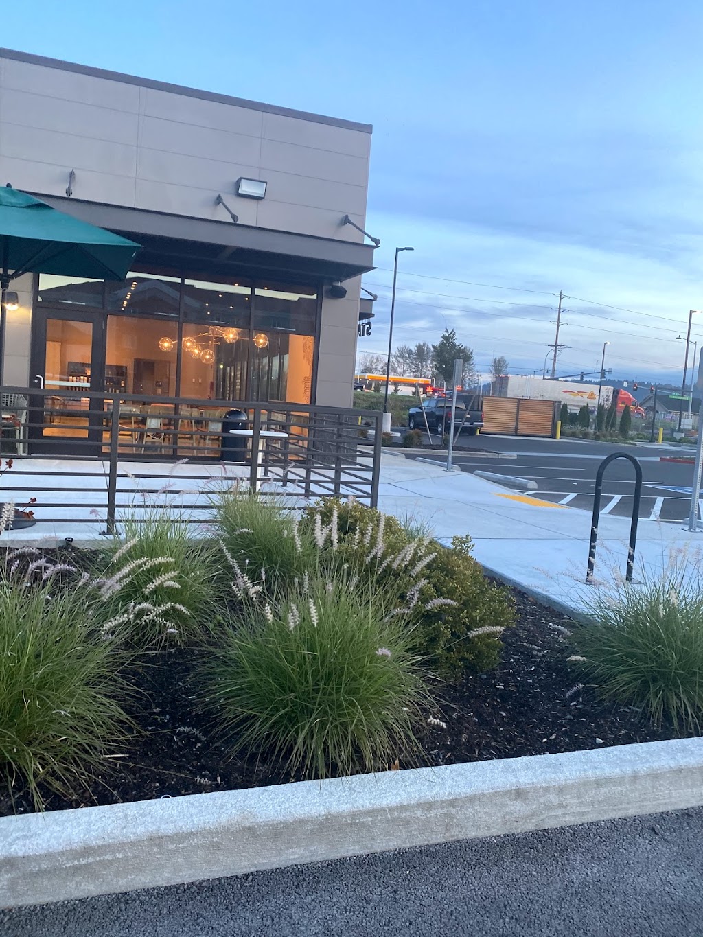 Starbucks | 2418 136th Ave Ct E, Sumner, WA 98390, USA | Phone: (253) 307-8437