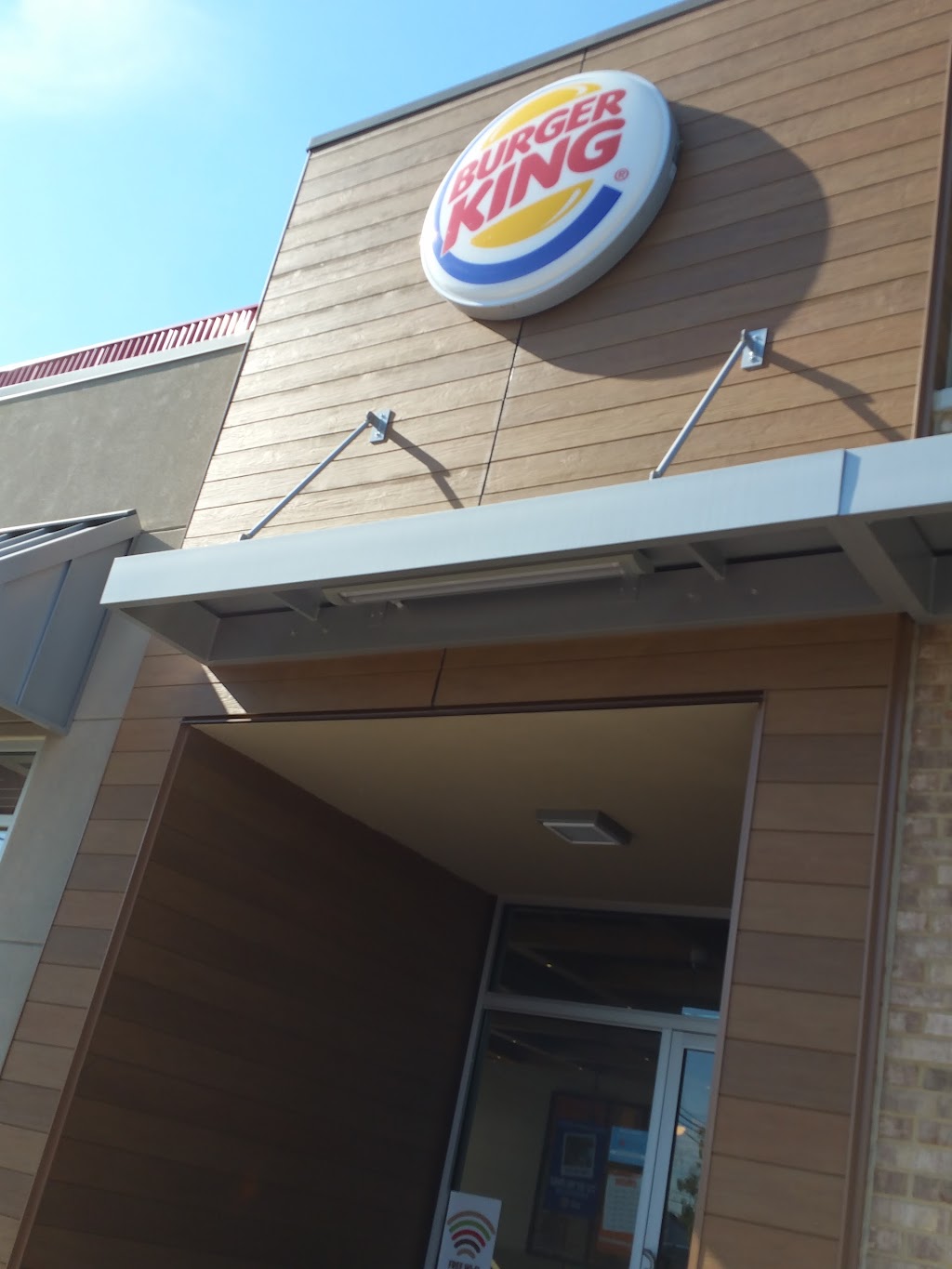 Burger King | 3032 E 10th St, Jeffersonville, IN 47130, USA | Phone: (812) 920-0457