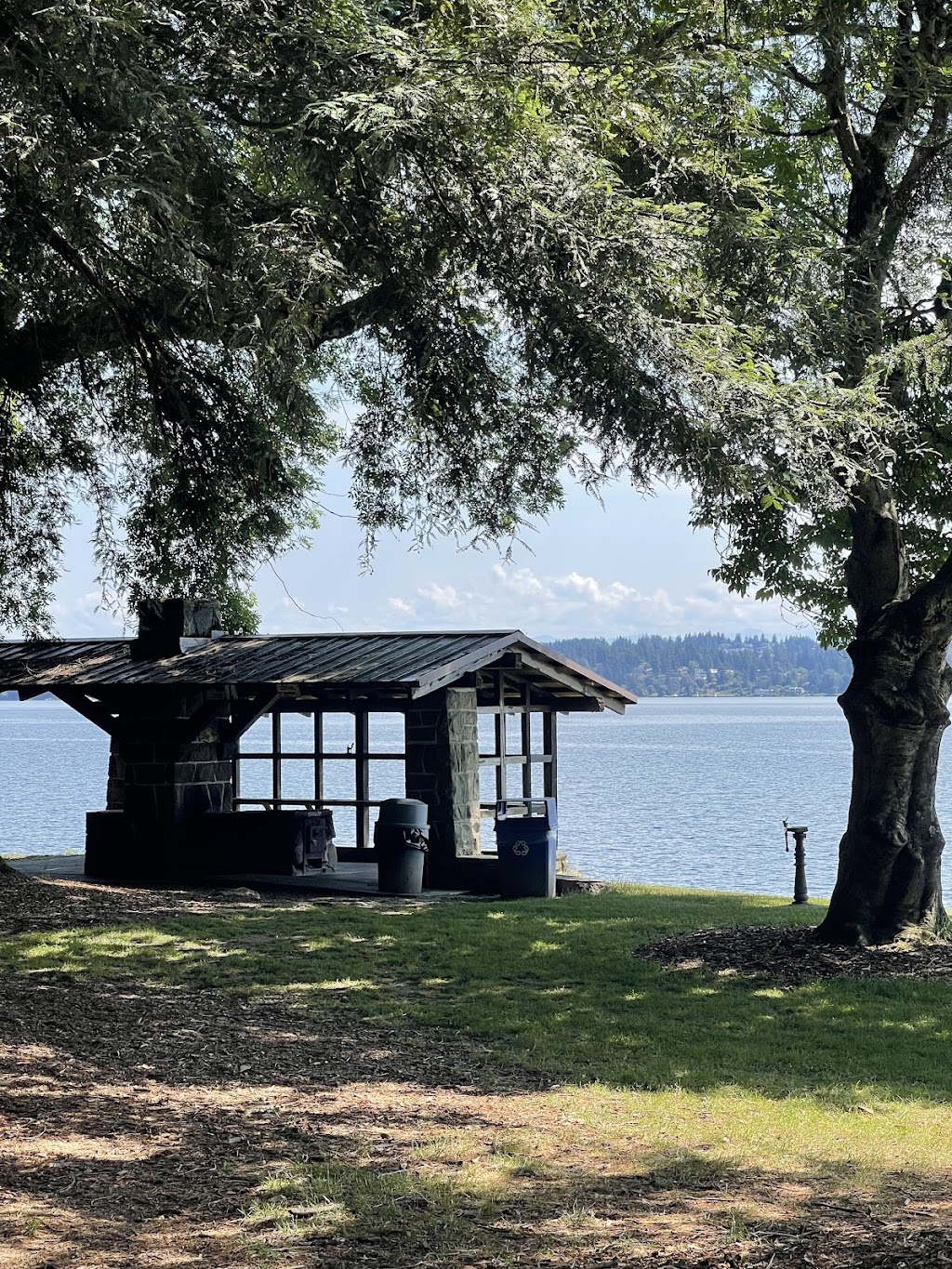 Madrona Park | 853 Lake Washington Blvd, Seattle, WA 98122, USA | Phone: (206) 684-4075