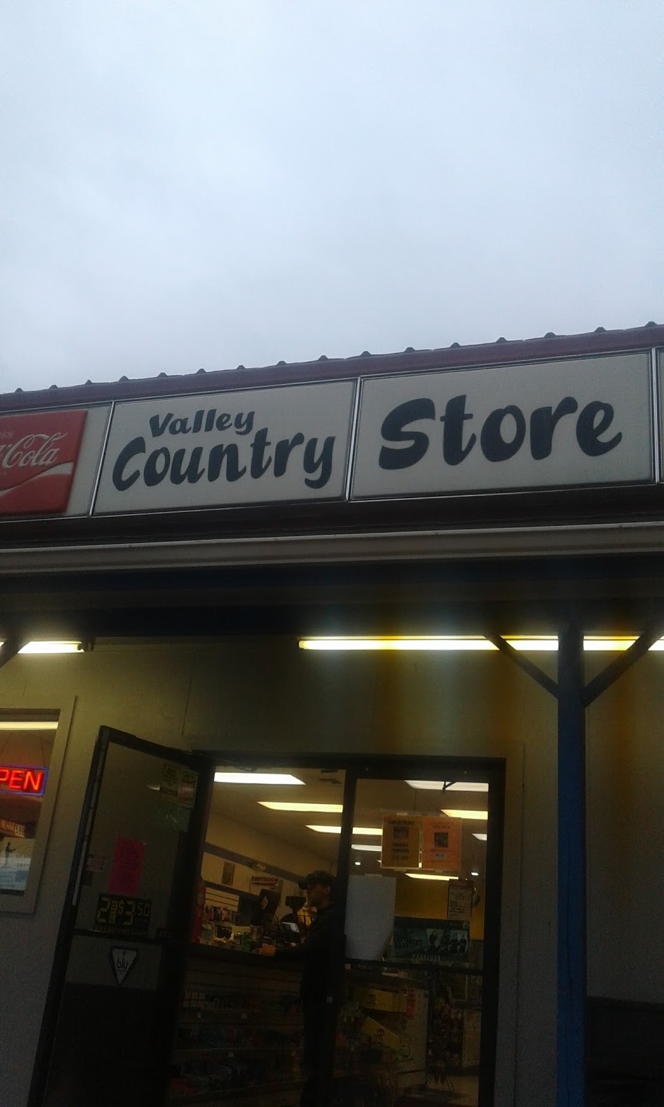 Valley Country Store | 4891 E Stoney Hollow Dr Rd, Wasilla, AK 99654, USA | Phone: (907) 376-7888
