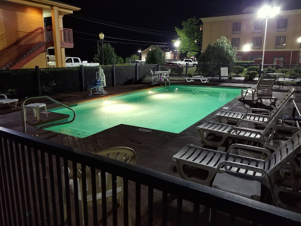 Quality Inn Bessemer I-20 exit 108 | 5021 Academy Ln, Bessemer, AL 35022, USA | Phone: (205) 428-3194