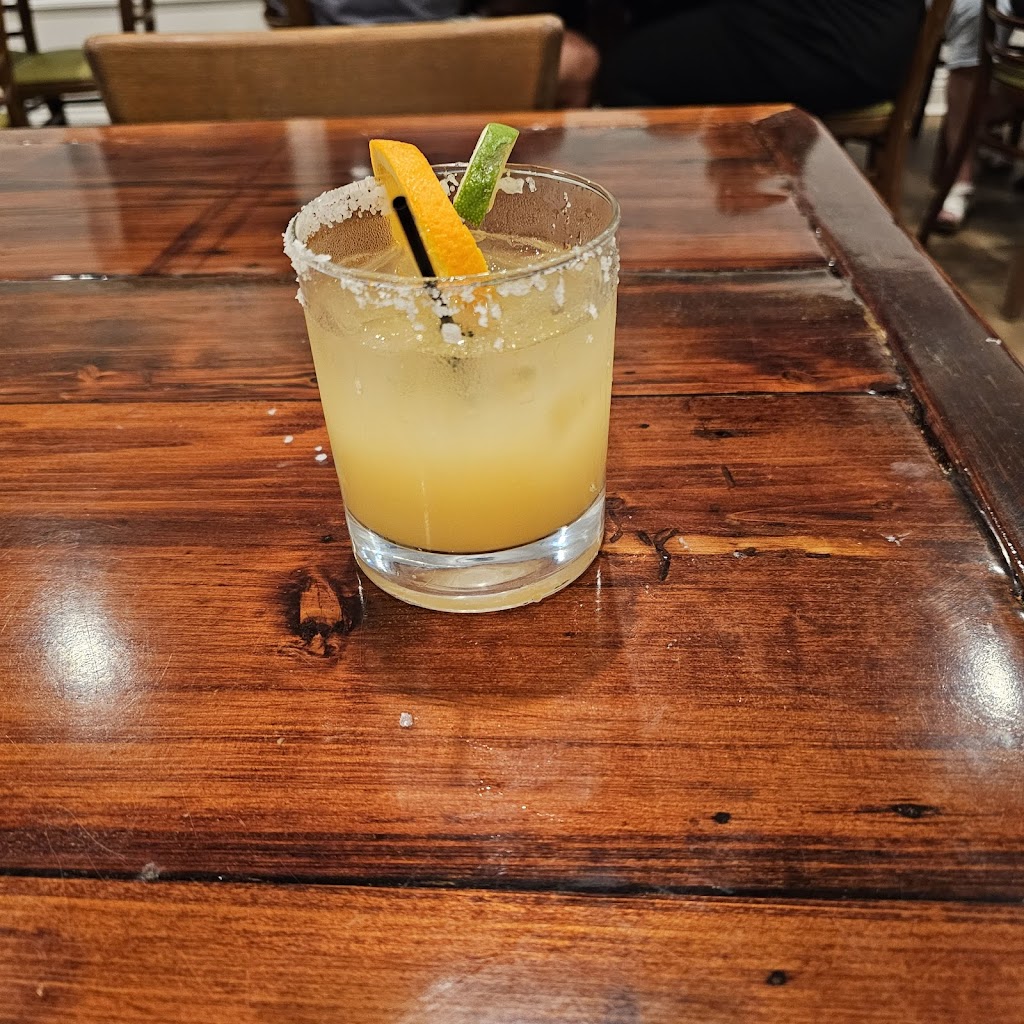 Hurricane Hole Restaurant | 1851 LA-1, Grand Isle, LA 70358, USA | Phone: (985) 787-2220