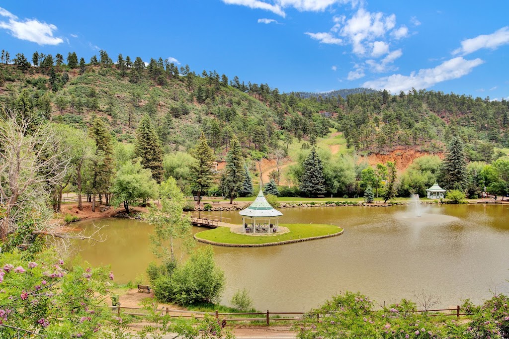 Lakeside Cottages | 10355 Foster Ave, Green Mountain Falls, CO 80819, USA | Phone: (719) 684-9576