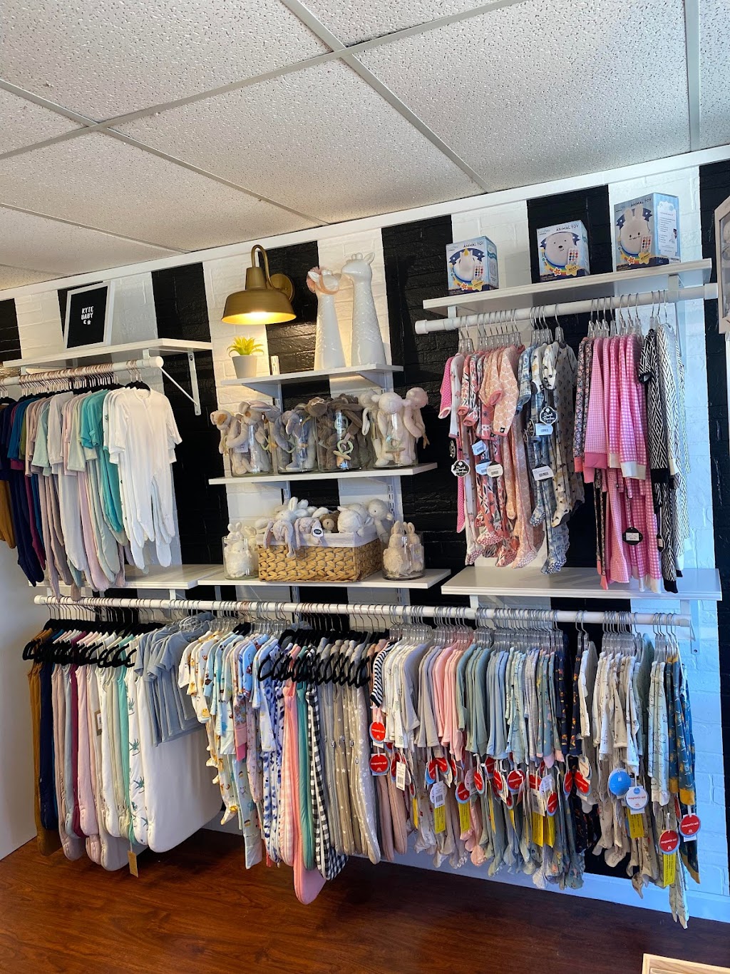 Half Pint Childrens Boutique | 318 E Oak St Suite 130, Denton, TX 76201, USA | Phone: (940) 808-1444