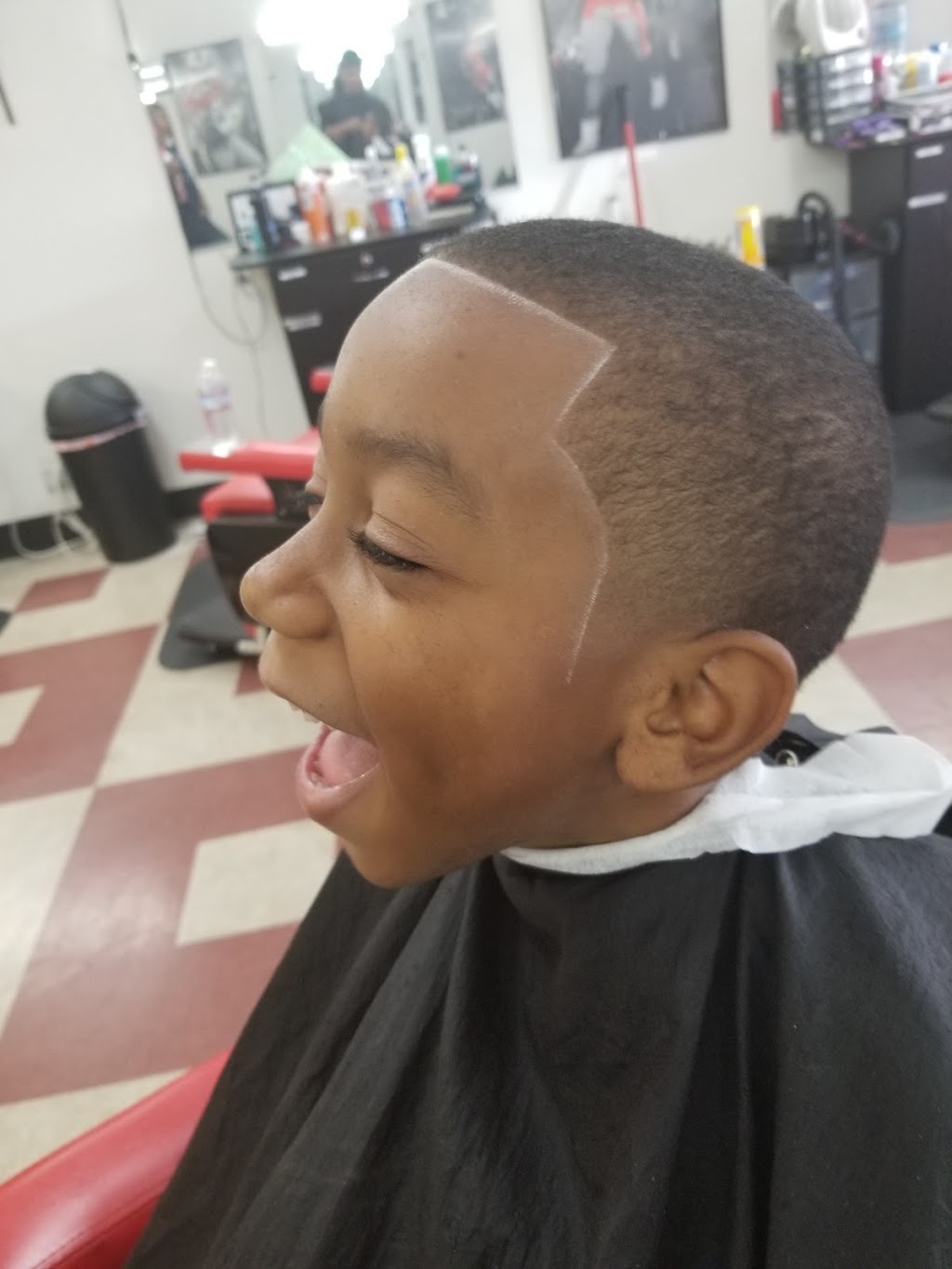 Million Dollar Fades | 3825 Railroad Ave, Pittsburg, CA 94565, USA | Phone: (925) 752-4515