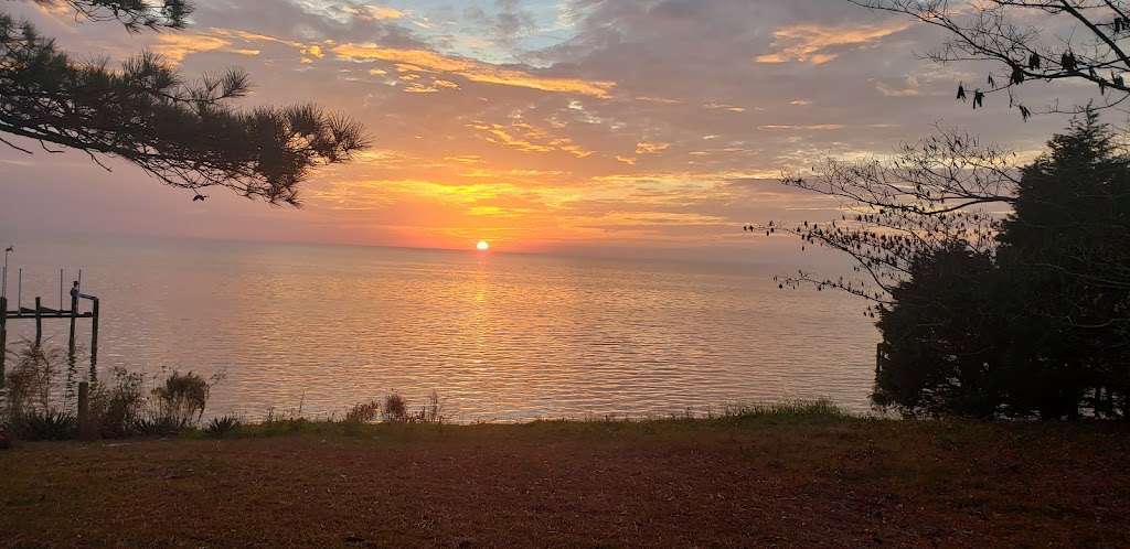 Sea Oats Motel | 112 N River Dr, Jarvisburg, NC 27947, USA | Phone: (252) 491-8455