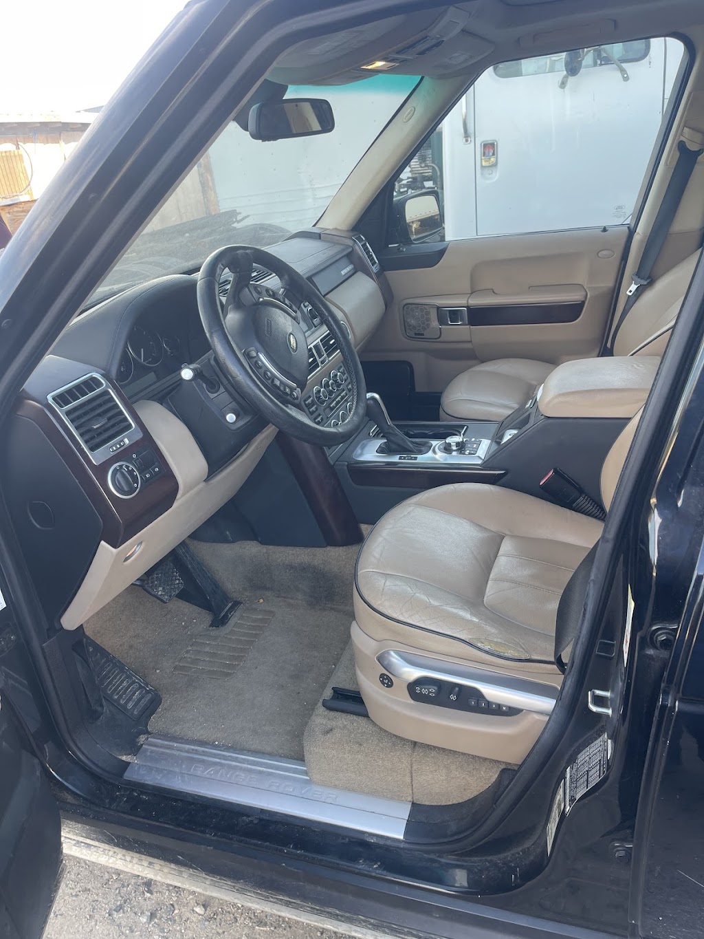 HD Range Rover service | 16621 E St, Victorville, CA 92395, USA | Phone: (310) 951-7744