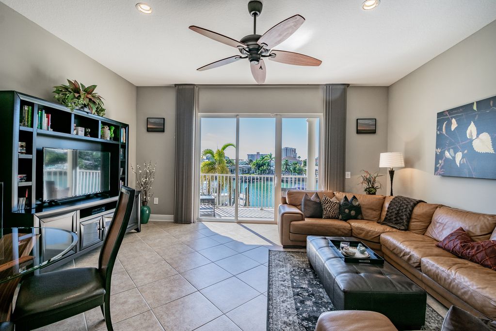 Brightwater Cove Vacation Rental | 145 Brightwater Dr Unit 4, Clearwater Beach, FL 33767, USA | Phone: (727) 386-8636