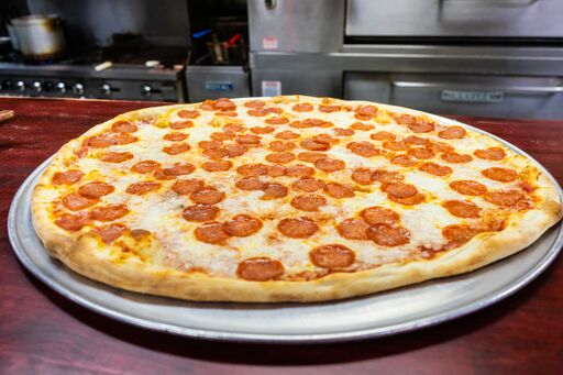 Pizza Plus | 2617 Moses Grandy Trail #110, Chesapeake, VA 23323, USA | Phone: (757) 558-0133