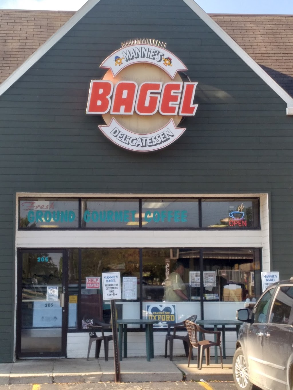 Mannies Bagel & Delicatessen LLC | 205 N Park Blvd, Lake Orion, MI 48362 | Phone: (248) 814-0419