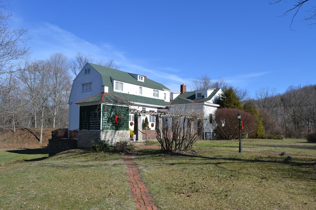 Hermitage Bed & Breakfast "Aunt Marthas" | 650 E 8th St, Brookville, IN 47012 | Phone: (765) 647-5182