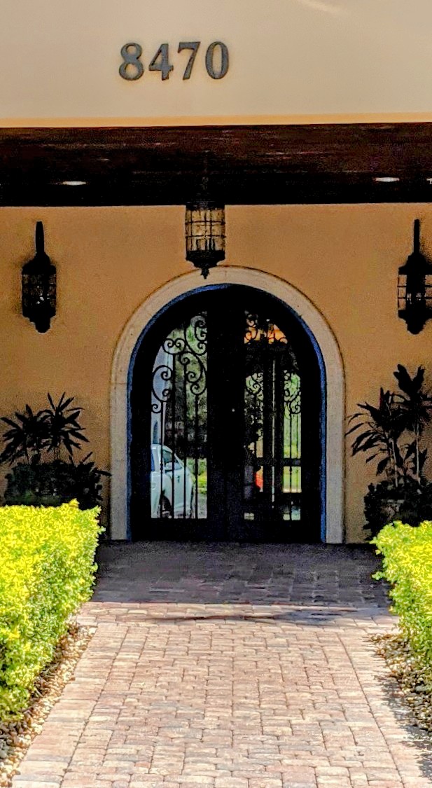 Meg Young, LCSW | 8470 Enterprise Cir Suite 300, Lakewood Ranch, FL 34202, USA | Phone: (941) 462-4807