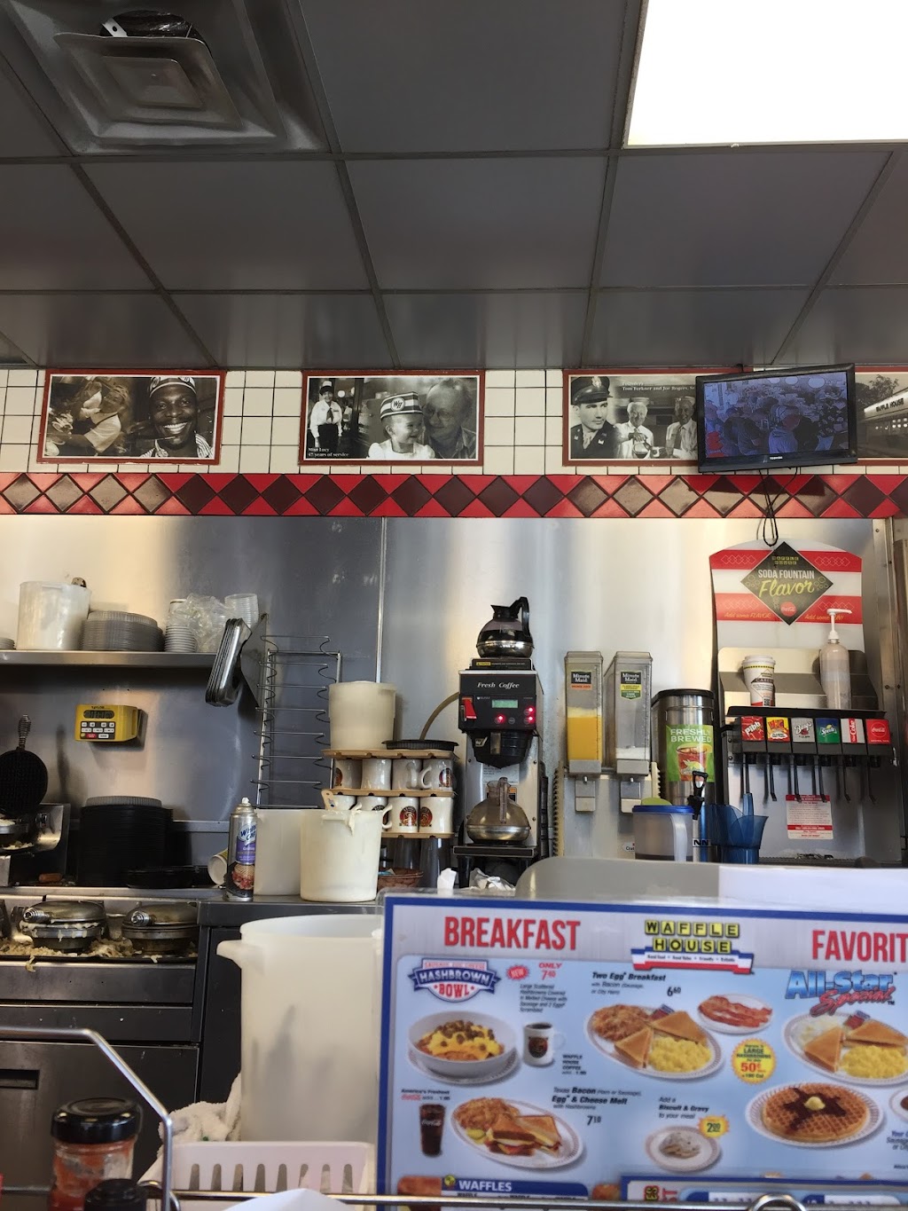 Waffle House | 115 Westchester Dr, High Point, NC 27262, USA | Phone: (336) 869-0022