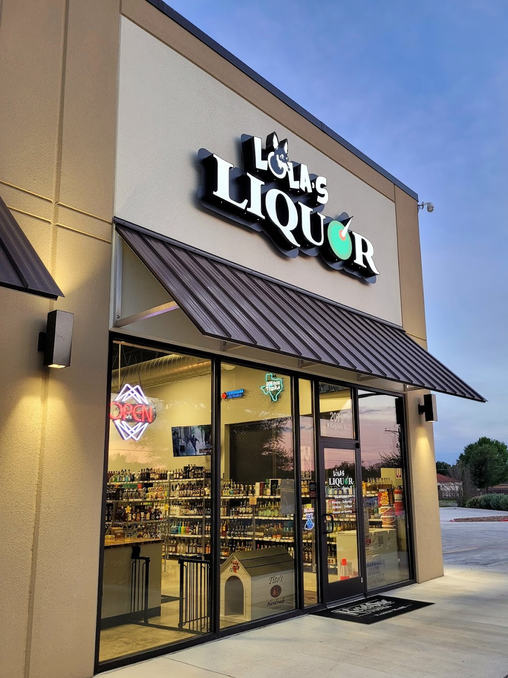 LOLAS LIQUOR | 2079 W Kingsbury St, Seguin, TX 78155, USA | Phone: (830) 433-9027