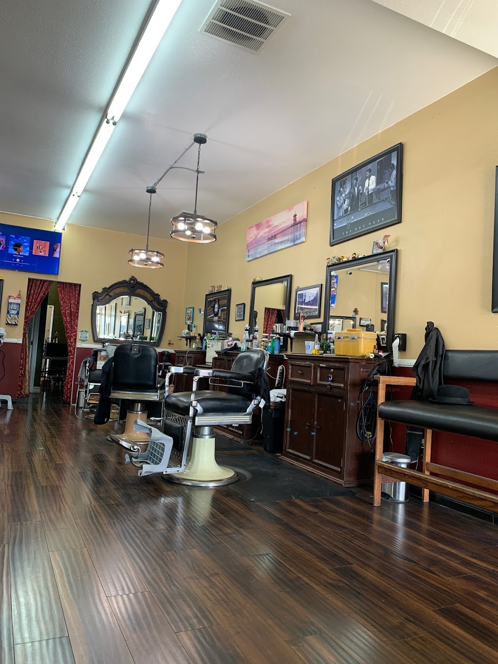 Crowns Barbershop | 6411 Edinger Ave, Huntington Beach, CA 92647, USA | Phone: (714) 891-3630