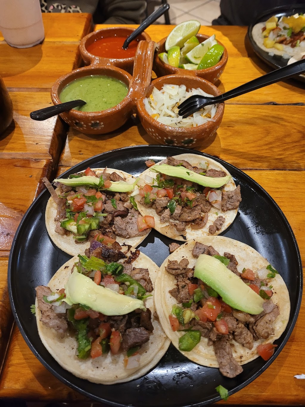 Taqueria Los Güeros | 231 Monroe St, Passaic, NJ 07055, USA | Phone: (973) 472-1091