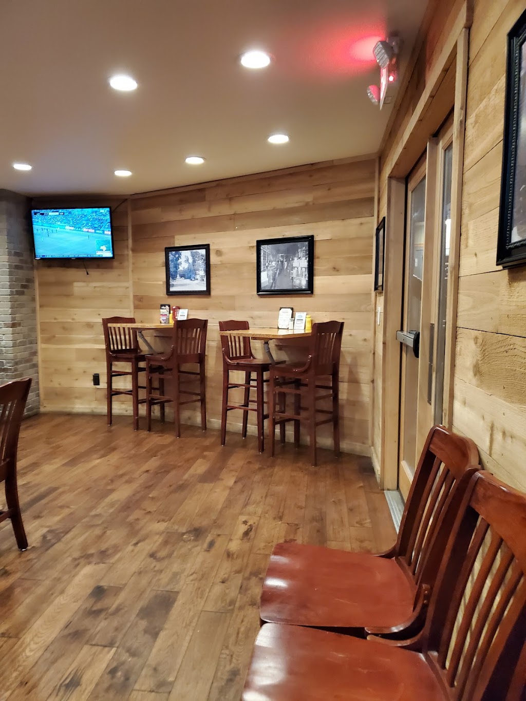 The Lumberyard Pub | 3121 St Croix Trail S, Afton, MN 55001, USA | Phone: (651) 691-9140