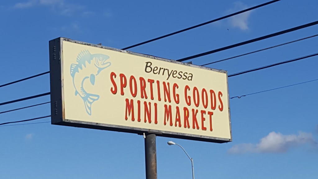 Berryessa Sporting Goods & Mini Market | 115 E Grant Ave, Winters, CA 95694, USA | Phone: (530) 795-1278