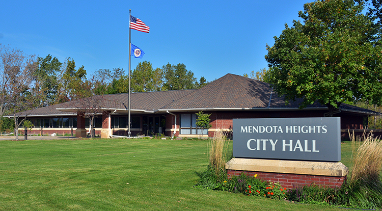 Mendota Heights City Hall | 1101 Victoria Curve, Mendota Heights, MN 55118, USA | Phone: (651) 452-1850