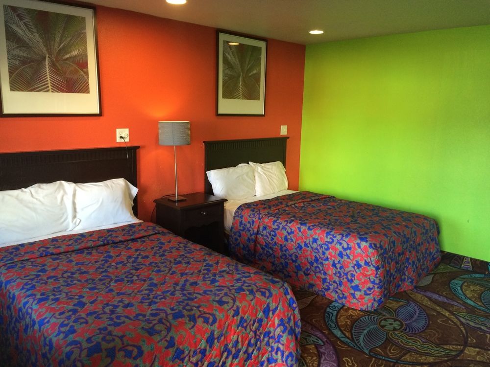 Long Beach Motel | 1063 E 7th St, Long Beach, CA 90813, USA | Phone: (562) 218-4548