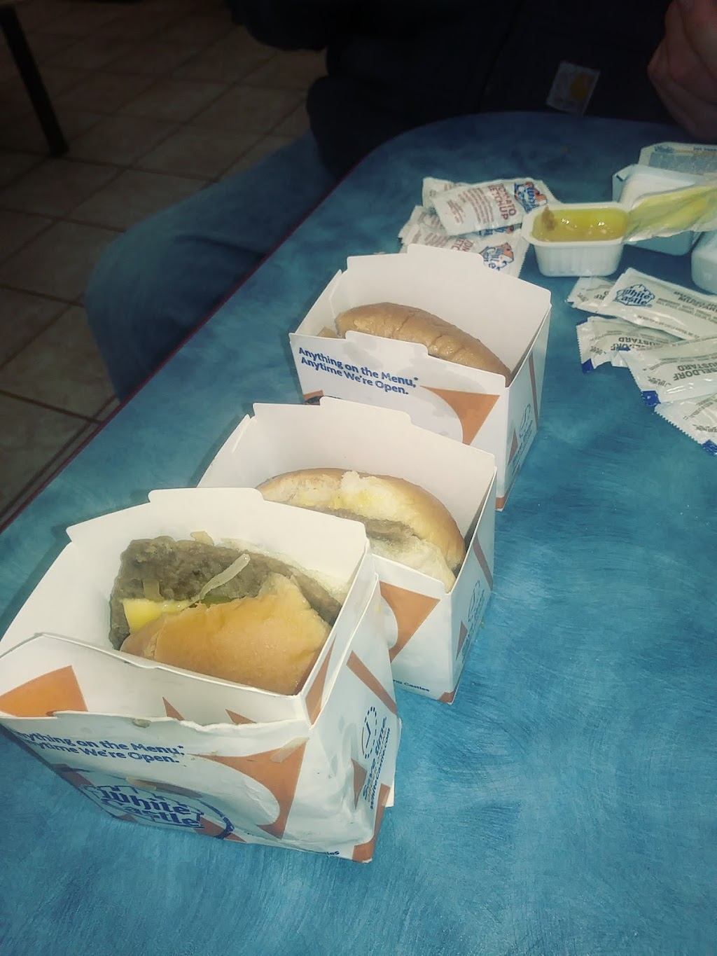 White Castle | 22340 Ecorse Rd, Taylor, MI 48180 | Phone: (313) 295-5648