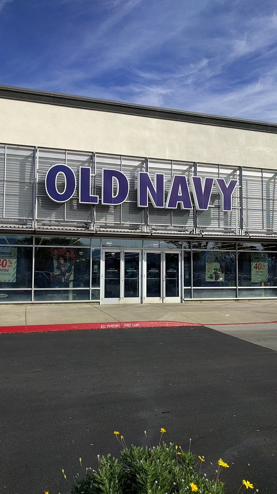 Old Navy | 950 Renz Ln Suite 60, Gilroy, CA 95020, USA | Phone: (408) 846-6123