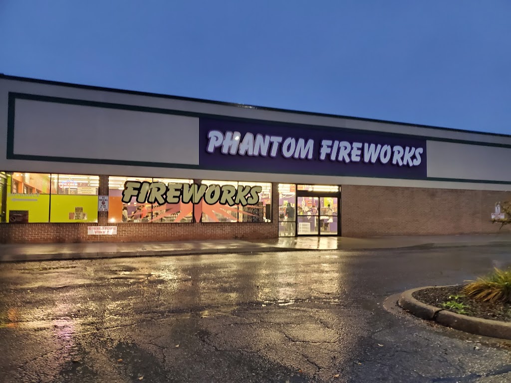 Phantom Fireworks of West Bloomfield | 7300 Haggerty Rd, West Bloomfield Township, MI 48322 | Phone: (248) 592-9610