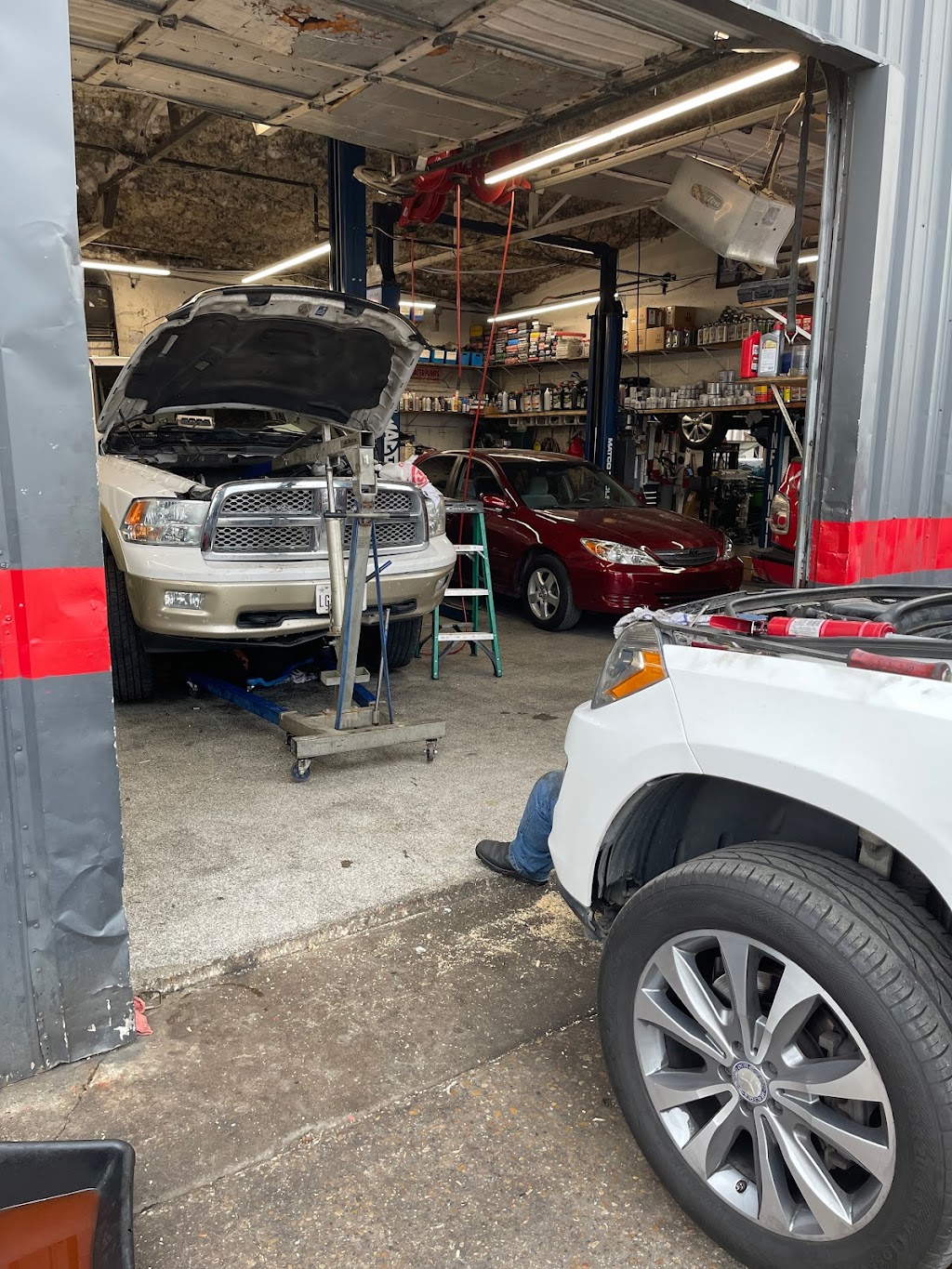 Montoyas Auto Repair | 2315 E Main St suite #5, Grand Prairie, TX 75050, USA | Phone: (214) 395-5912