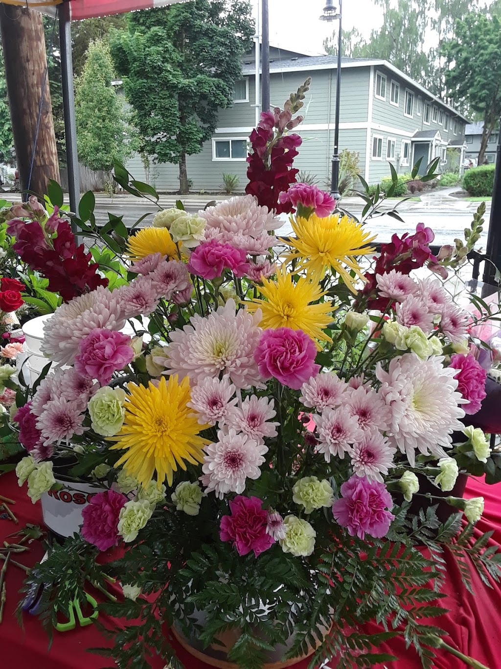 Flowers on 10th | 312 N 10th Ave, Cornelius, OR 97113, USA | Phone: (503) 421-6228
