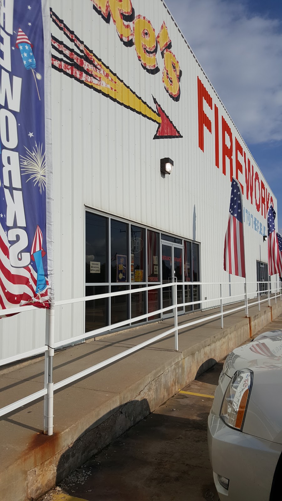 Jakes Fireworks | 17824 S Sooner Rd, Norman, OK 73071, USA | Phone: (405) 839-6897