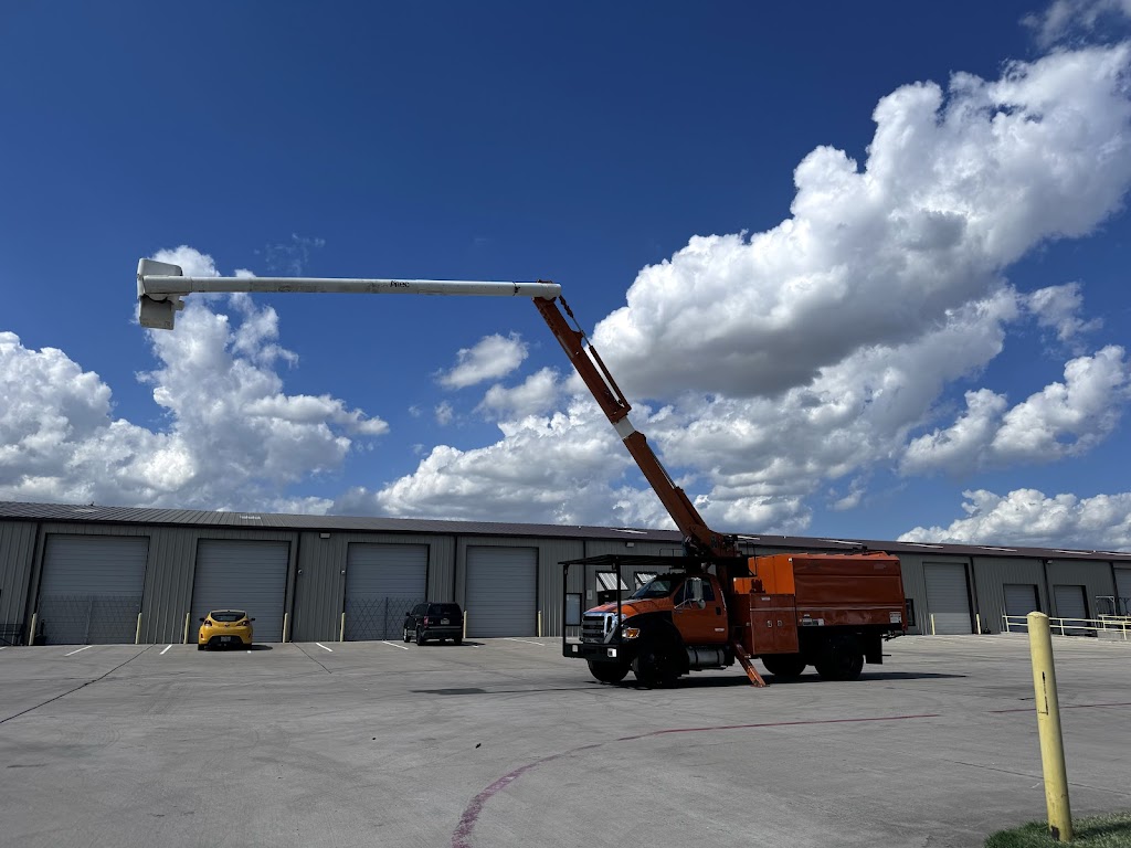 Lone Star Bucket Trucks | 1943 Golden Heights Rd, Fort Worth, TX 76177, USA | Phone: (972) 765-7819