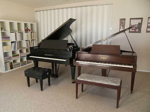 Donna Riesen Piano Studio | 20601 Parthenia St, Winnetka, CA 91306, USA | Phone: (818) 882-6890