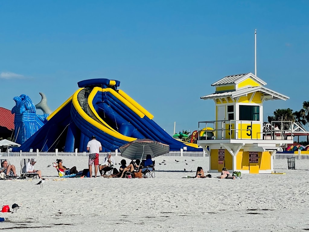 Clearwater Beach Waterslide | 7 Causeway Blvd, Clearwater, FL 33767, USA | Phone: (214) 325-0351