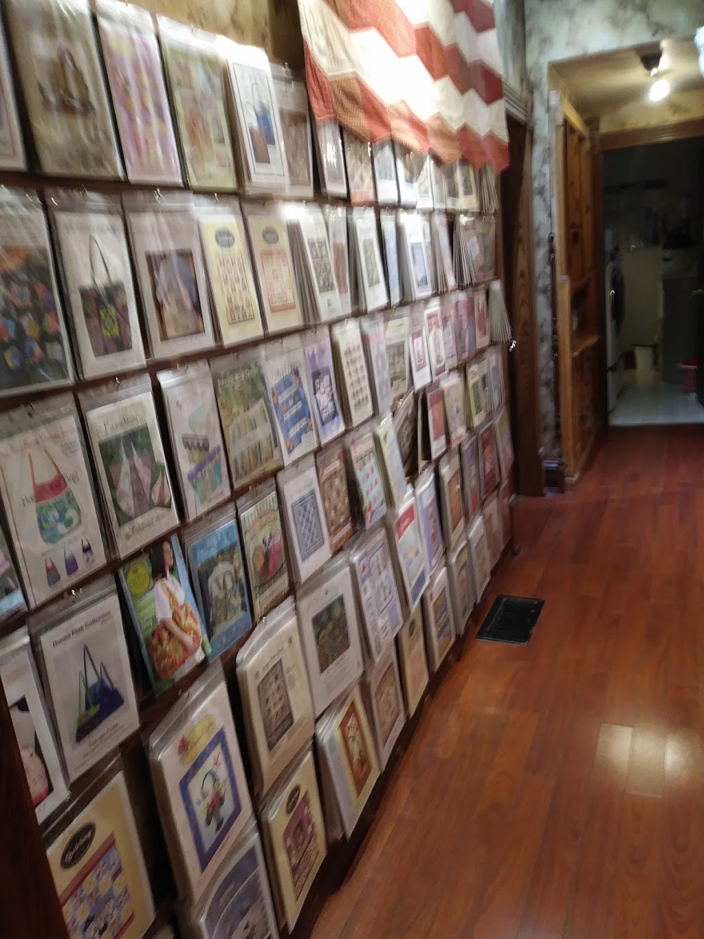 Fabrics and Friends Quilt Shop | 126 West 2nd St, Roanoke, IN 46783, USA | Phone: (260) 676-2149