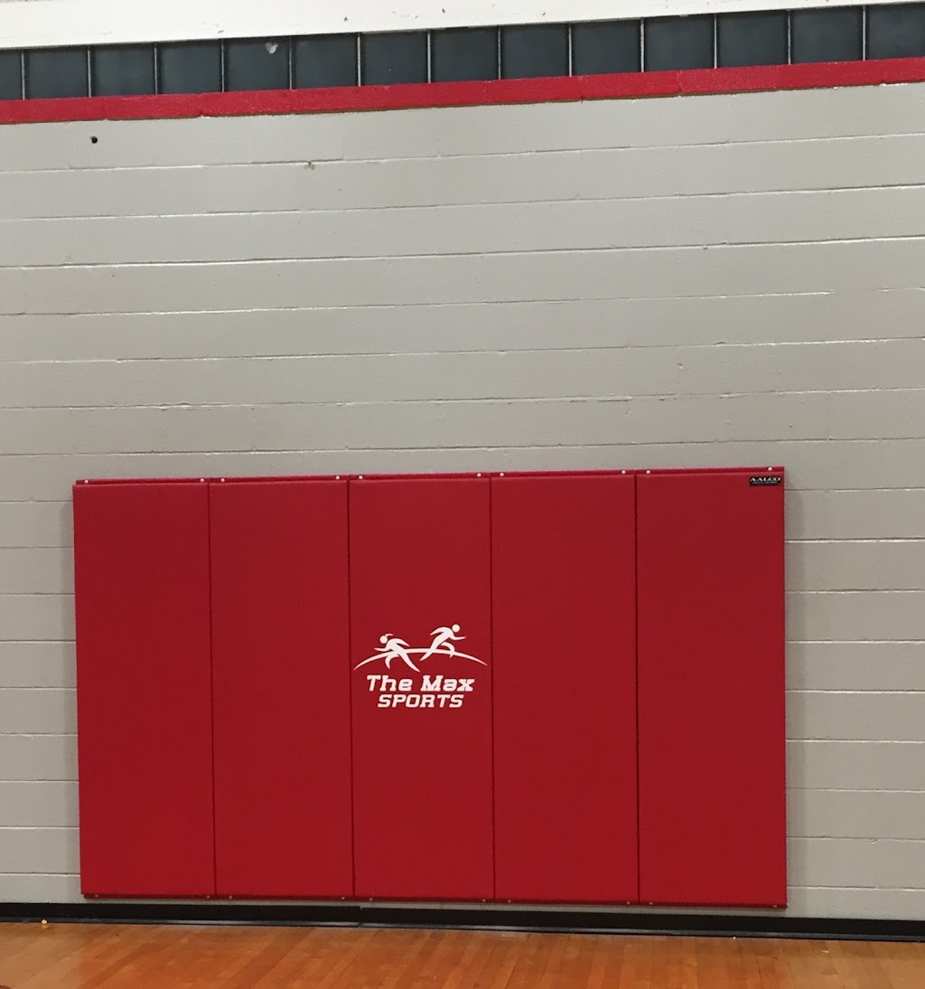 The Max Sports | 2300 Henry St, Alton, IL 62002, USA | Phone: (618) 462-1066