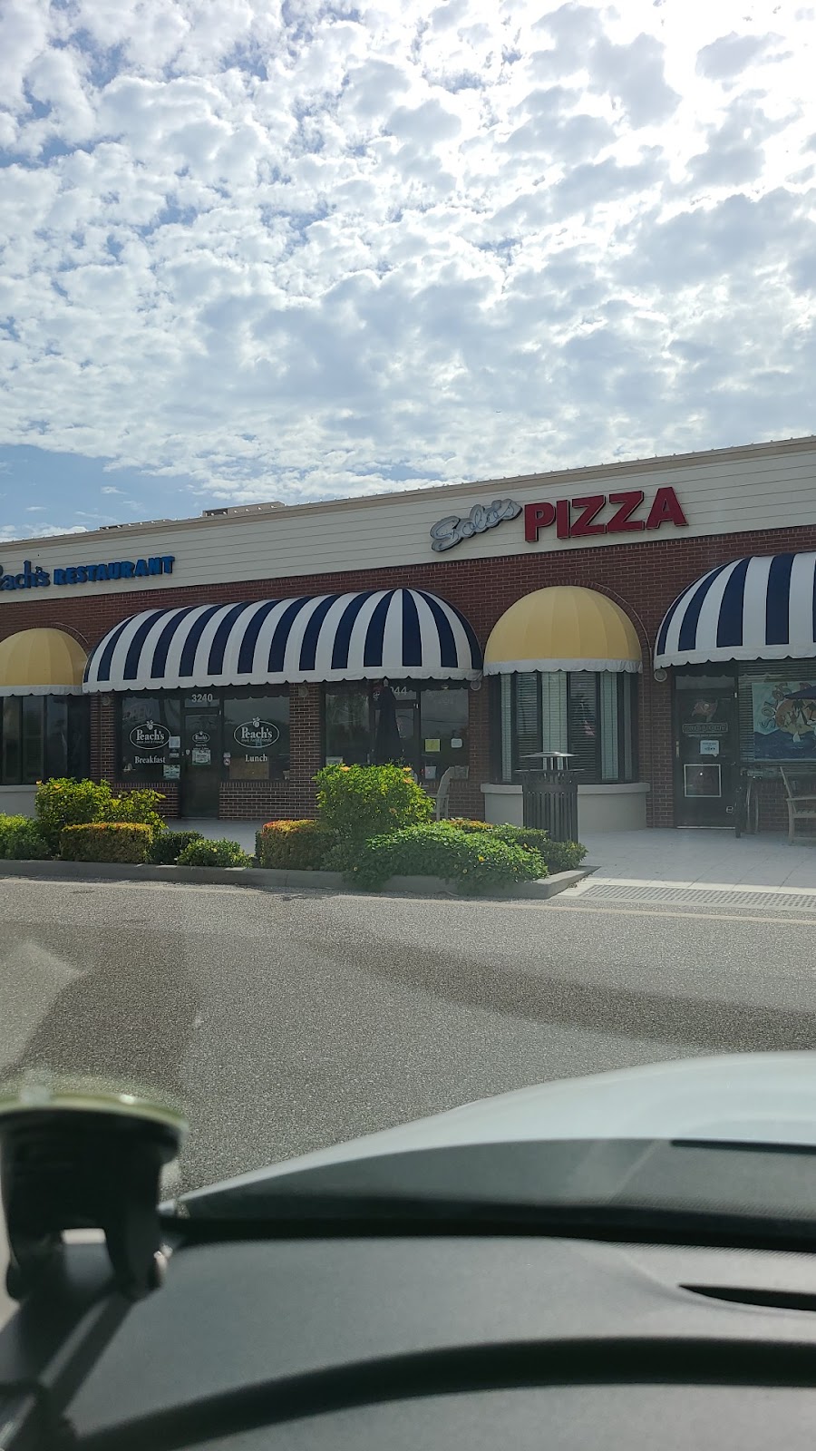 Solos Pizza | 3244 E Bay Dr, Holmes Beach, FL 34217, USA | Phone: (941) 778-8118