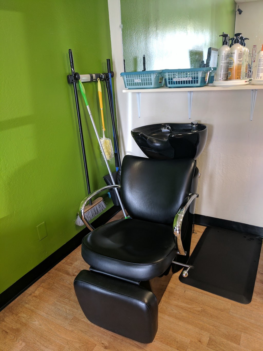 LuJias Place for Haircuts | 2483 Old Middlefield Way B, Mountain View, CA 94043, USA | Phone: (510) 459-4002