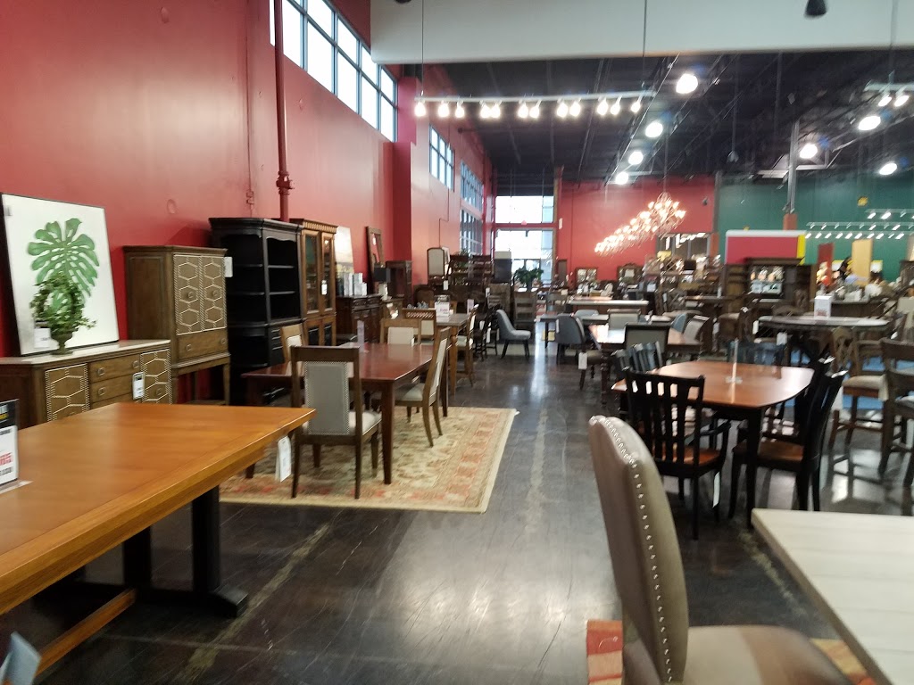 The Dump Furniture Outlet | 2700 Ranch Trail, Irving, TX 75063, USA | Phone: (214) 296-6200