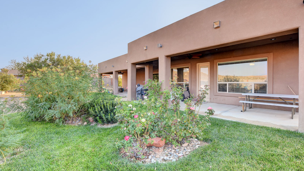 Cleas Fabulous Realty | 1925 Whipple Ave # 20, Logandale, NV 89021, USA | Phone: (702) 397-7355