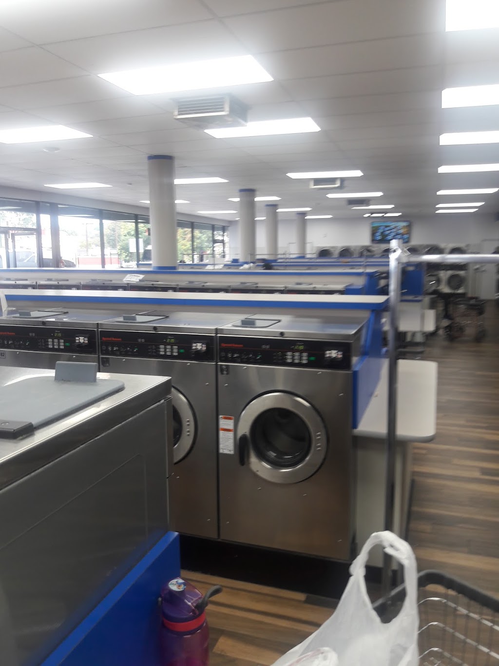 Laundromat Lavanderia | 7930 Eastern Ave, Bell Gardens, CA 90201, USA | Phone: (626) 817-6365