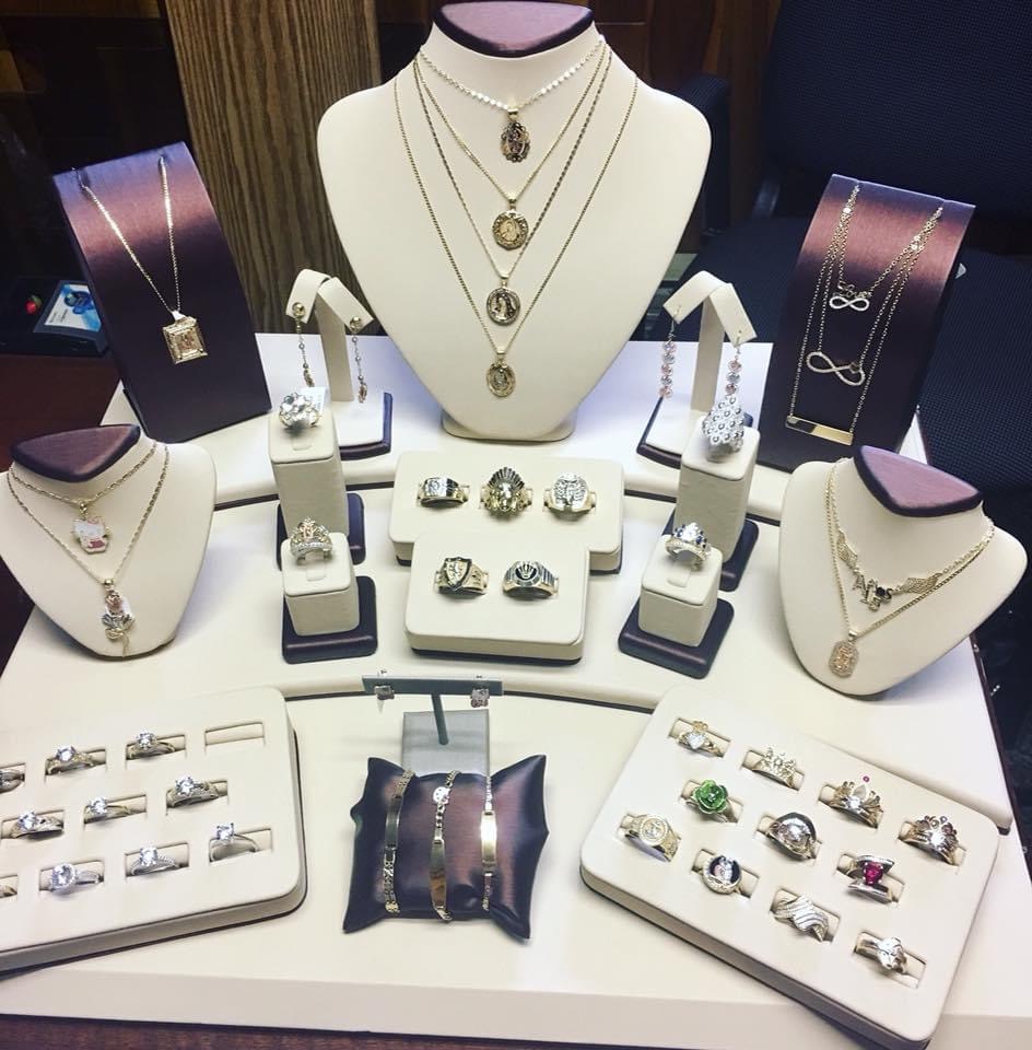Dos De Oro Jewelers | Marketplace, 1440 S Anaheim Blvd Suite E-17, Anaheim, CA 92805, USA | Phone: (714) 406-7676