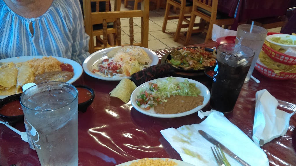 Chavas Mexican Restaurant | 301 N Main St, Yale, OK 74085, USA | Phone: (918) 387-2203