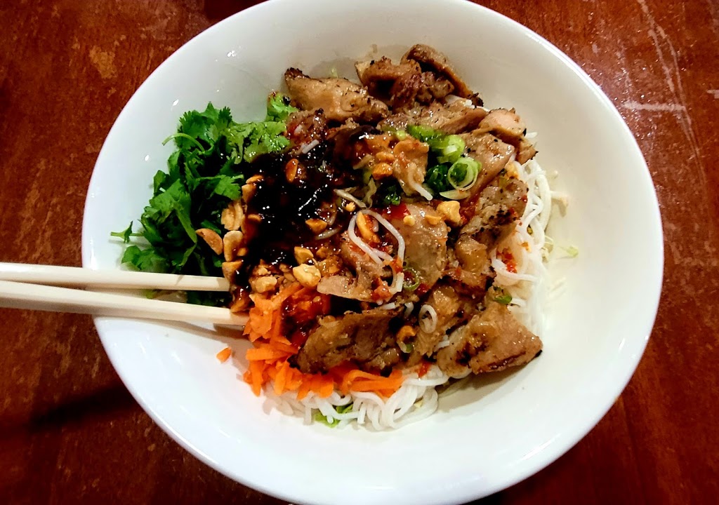 Phở Pasteur Restaurant | 100 W Pioneer Pkwy #158, Arlington, TX 76010, USA | Phone: (817) 274-6232