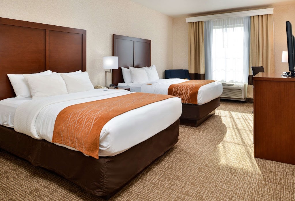 Comfort Inn & Suites Madison North | 5025 Co Hwy V, DeForest, WI 53532, USA | Phone: (608) 846-9100