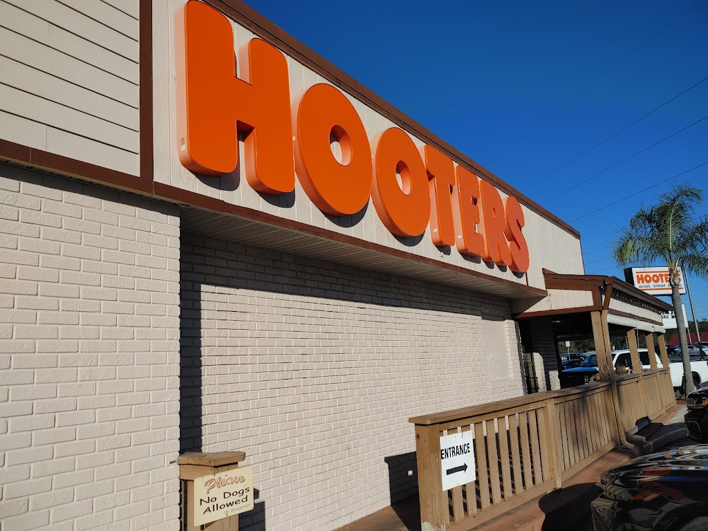 Hooters | 3437 Commercial Way, Spring Hill, FL 34606, USA | Phone: (352) 666-9225