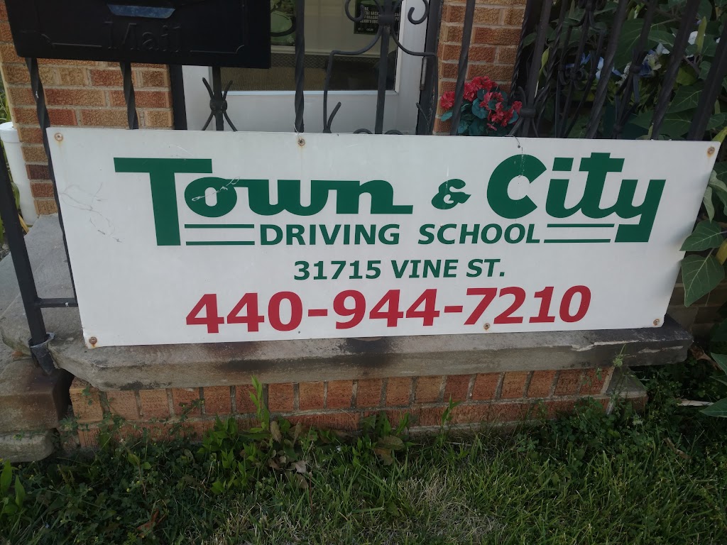 Town & City Driving School | 29025 Lakeshore Blvd, Willowick, OH 44095, USA | Phone: (216) 406-4435