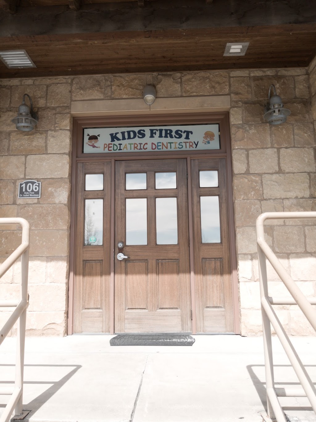 Kids First Pediatric Dentistry | 4010 Sandy Brook Dr Suite 106, Round Rock, TX 78665, USA | Phone: (512) 219-9827