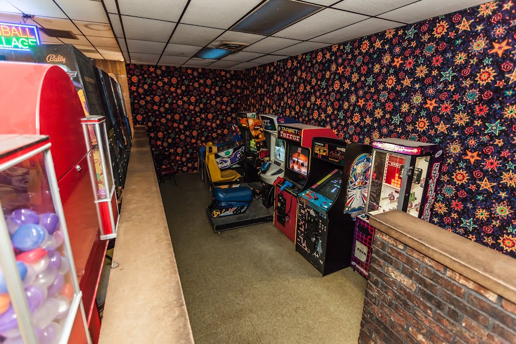 Quonset Lanes | 2004 N Truman Blvd, Crystal City, MO 63019, USA | Phone: (636) 937-2118